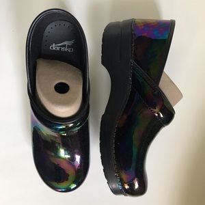 New WOB size 40 Dansko clogs.